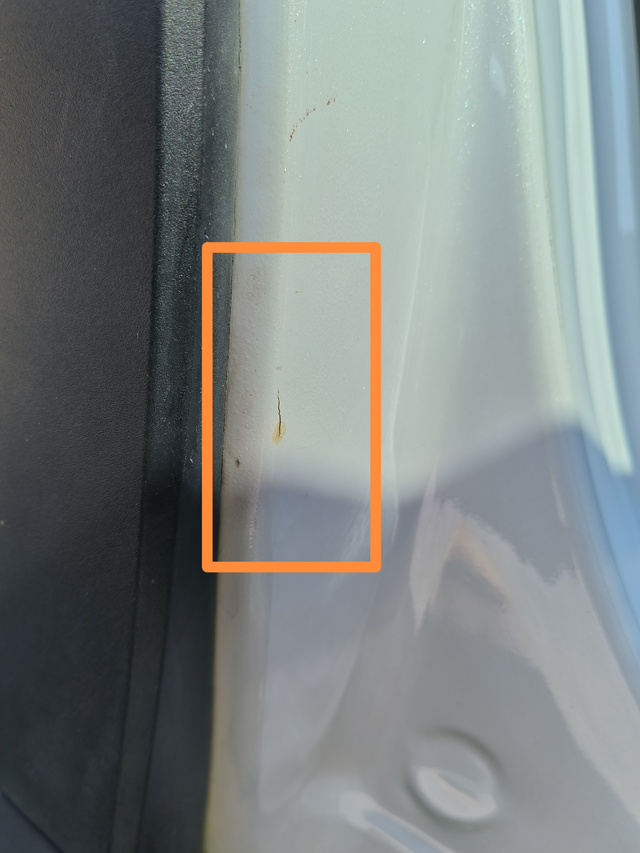 19款宋pro爆漆生锈
19年宋pro后座门框爆漆生锈，周围车漆都起了小疙瘩，里