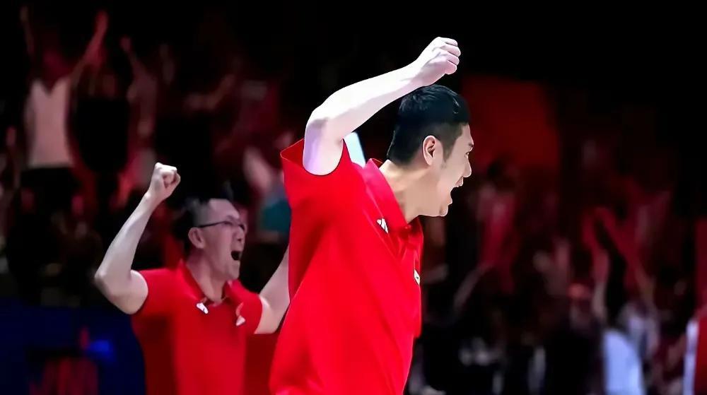 赵勇的左膀右臂
     赵勇执教中国女排后，发现教练组很团结，分工明确，各司其