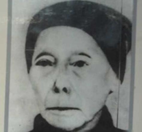1933年，主席躲进农妇家。未曾想，敌人到达门口的时候，农妇却大声表示：“你们要