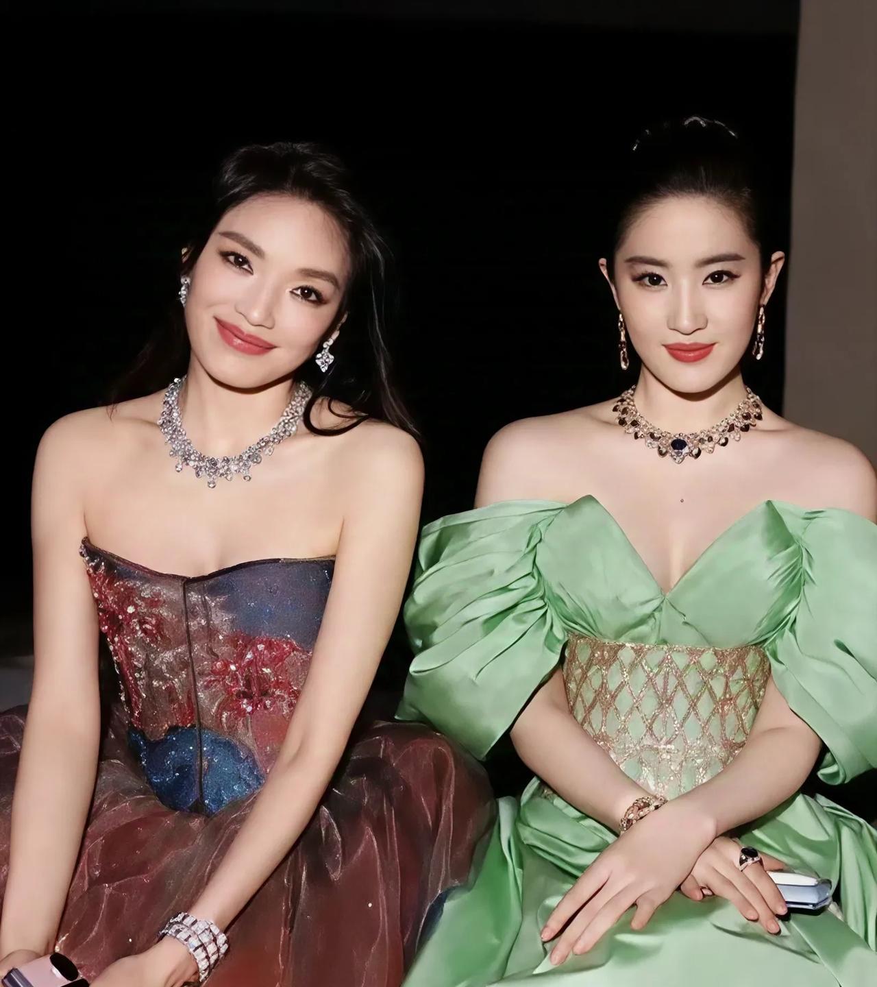 独特如舒淇，即便神仙姐姐刘亦菲如此美丽，也无法掩盖其光芒！她不是精致标准的，确是