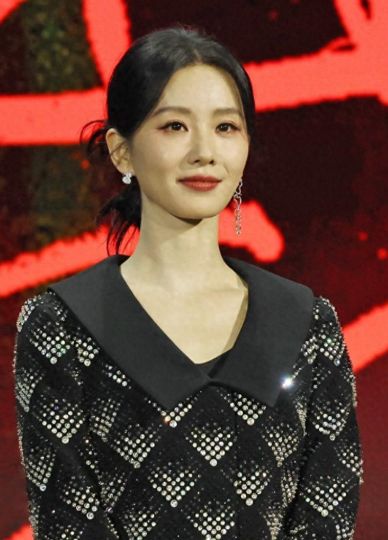 刘诗诗亮相 2025 腾讯视频鹅剧派对，风采依旧