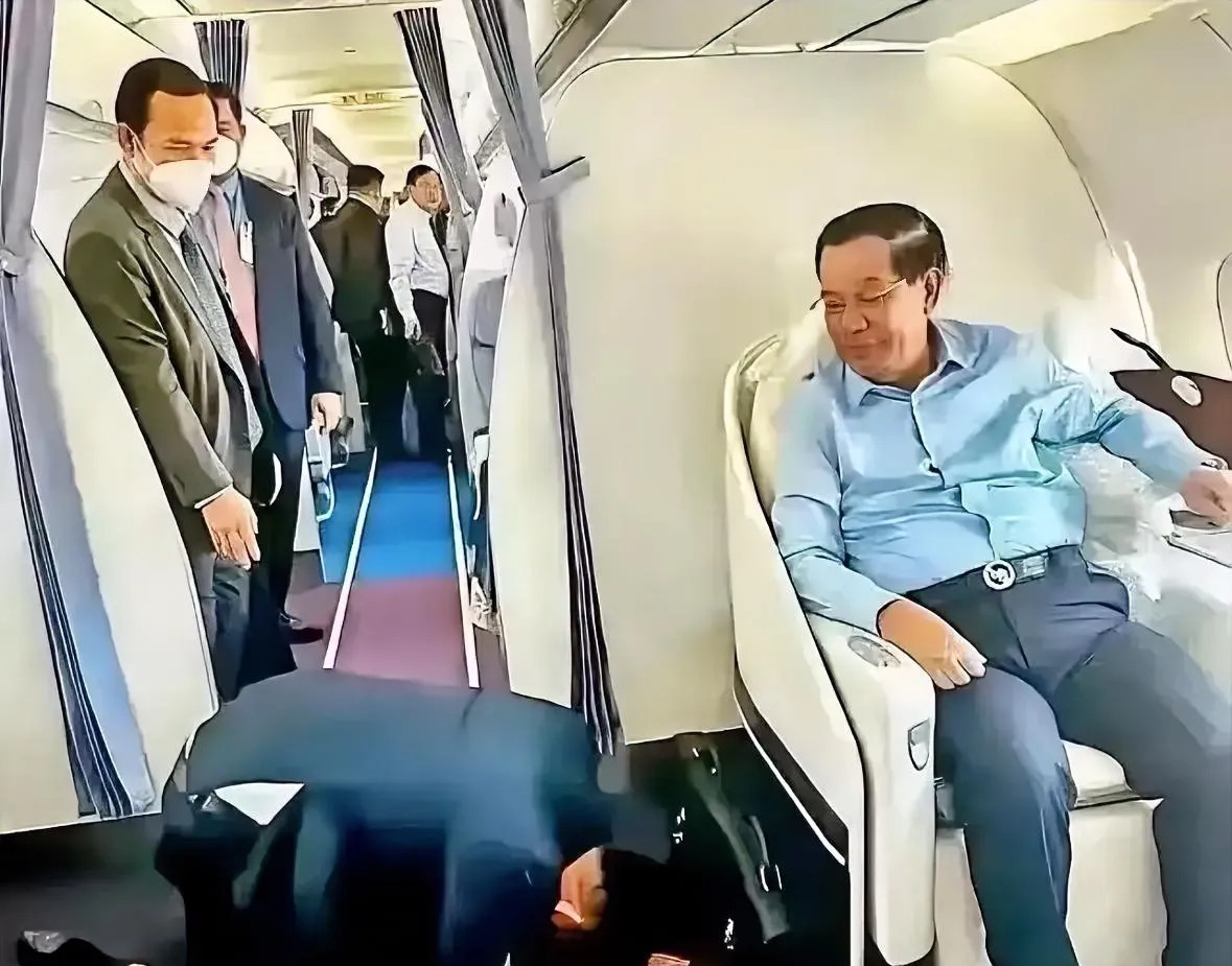 洪森要当国王？柬埔寨变天了吗











谁才是柬埔寨真正的老大？洪森