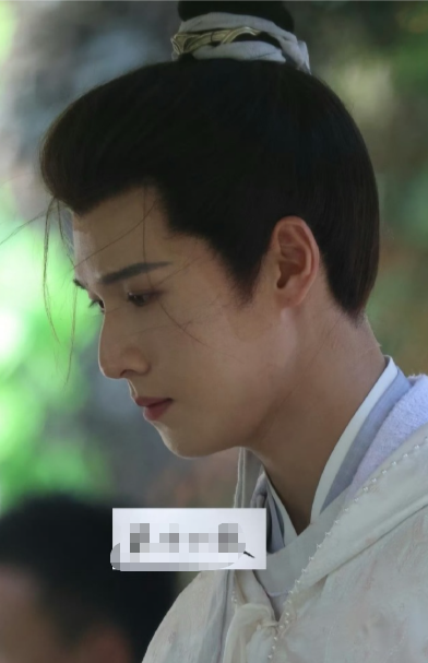 不敢信这是李昀锐生图!太可爱了