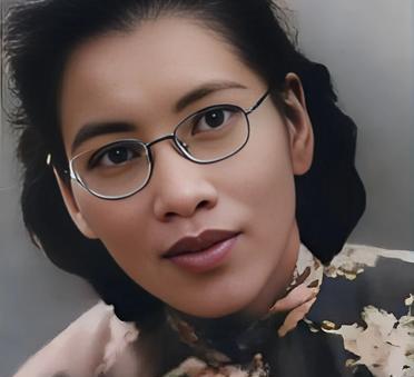 这位女老师放弃优渥的生活参加抗战，但抗战胜利后，却有家难回。当初，她为了能参加抗