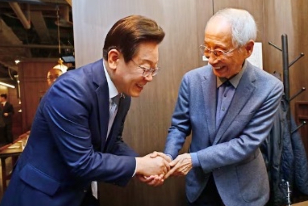 李在明宣布聘请“保守派智囊”尹汝珍出任共同民主党大选常任选举对策委员长

4月2