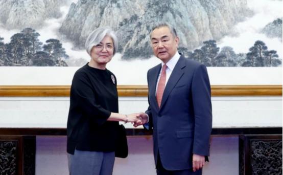 当着美国代表的面，王毅外长不留情面撂重话，坚决反对单边霸凌！
5月20日王毅外长