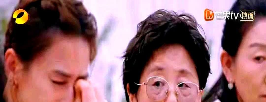黄圣依，哭了！

6月9日，黄圣依又上热搜了，不是因初恋男友贾乃亮，也不是因
