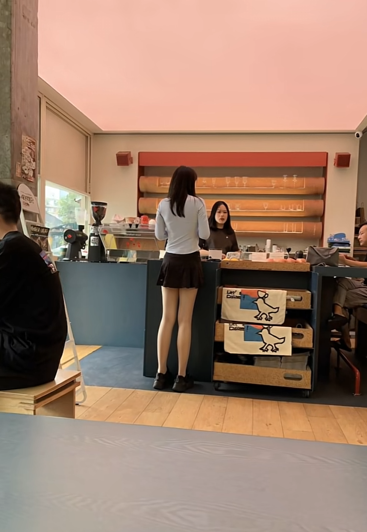 大高个子门前站，不用干活也好看