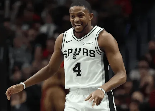 NBA常规赛马刺客场迎战魔术的比赛已经结束。全场战罢，马刺以114-112战胜魔