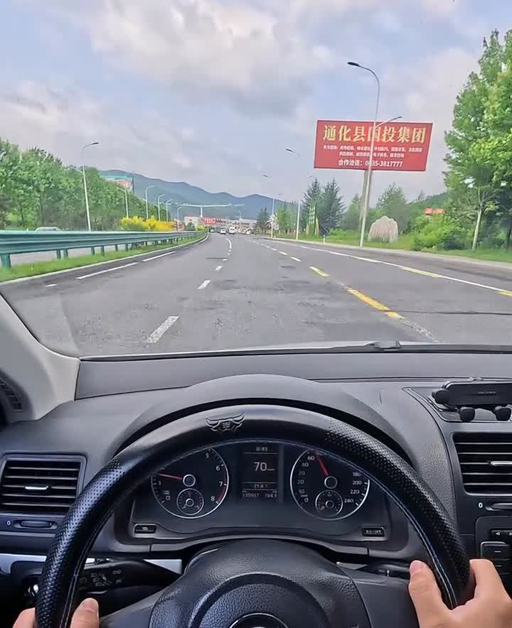 什么是区间测速？怎样才算是超速？请记住这三个重点。
·第一点，开车过程中在路边