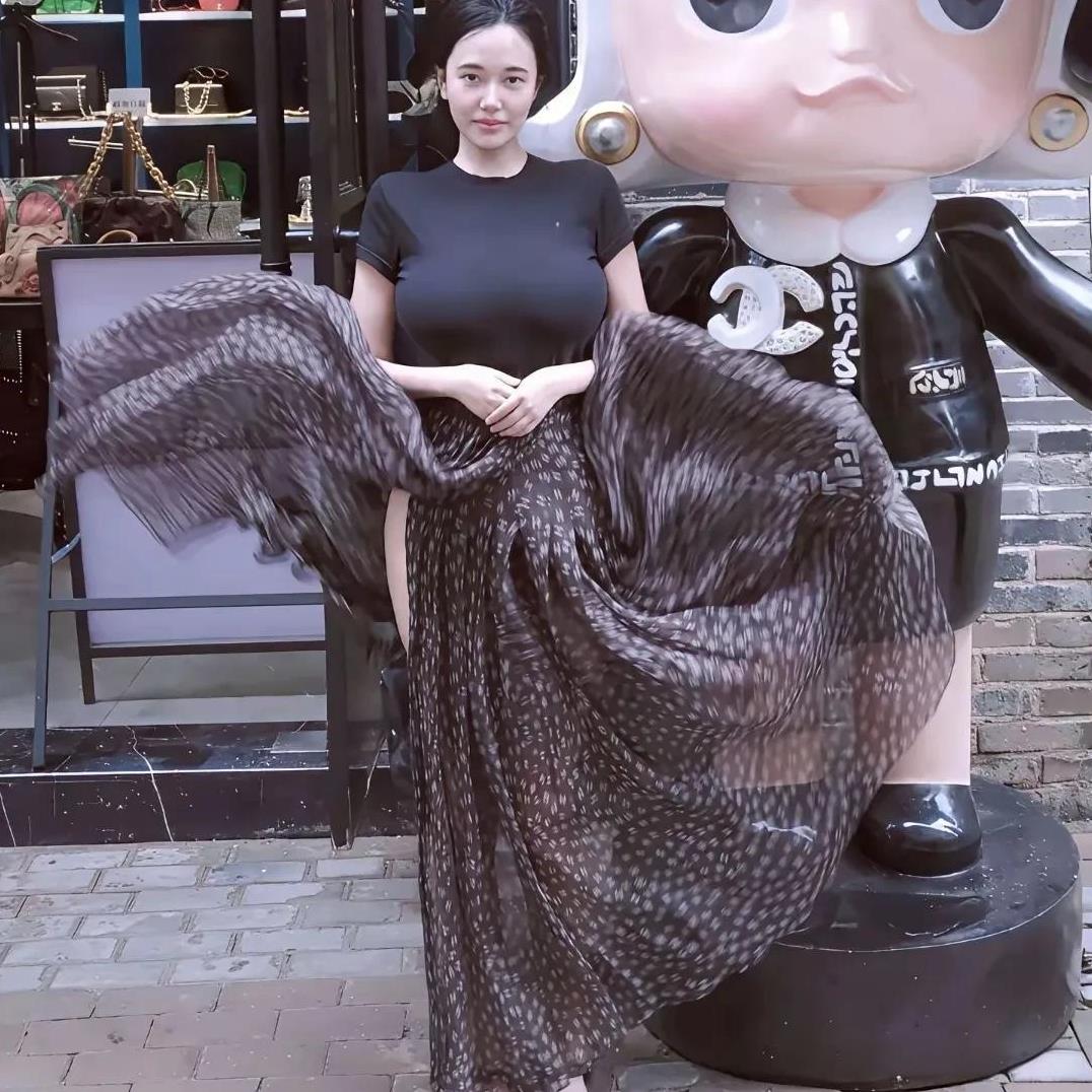 这张抓拍打几分？
听说是他男朋友拍的。