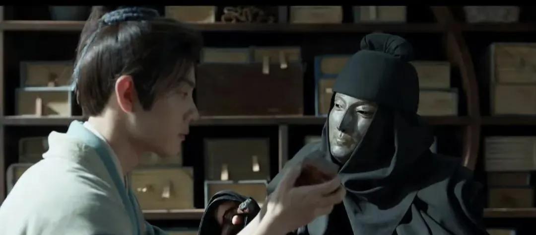 《藏海传》藏海的第三个仇人身份明确了，就是藏海的恩公，面具人自己。
庄芦隐和藏海