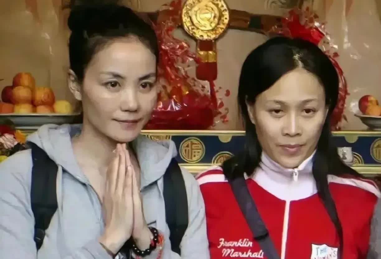 有一次，主持人问谢霆锋：最喜欢王菲哪一点呢？
谢霆锋说：王菲和周杰伦都像玻璃一
