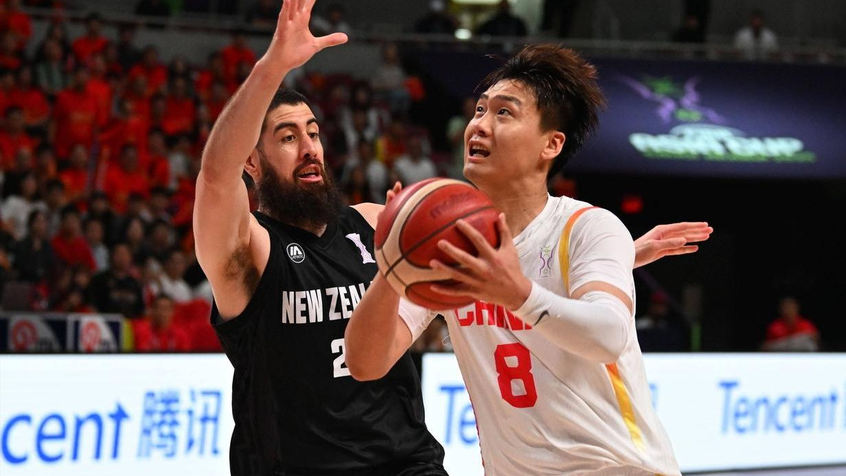 男篮12人大名单确认，三人缺席引热议，对阵韩国仍有优势