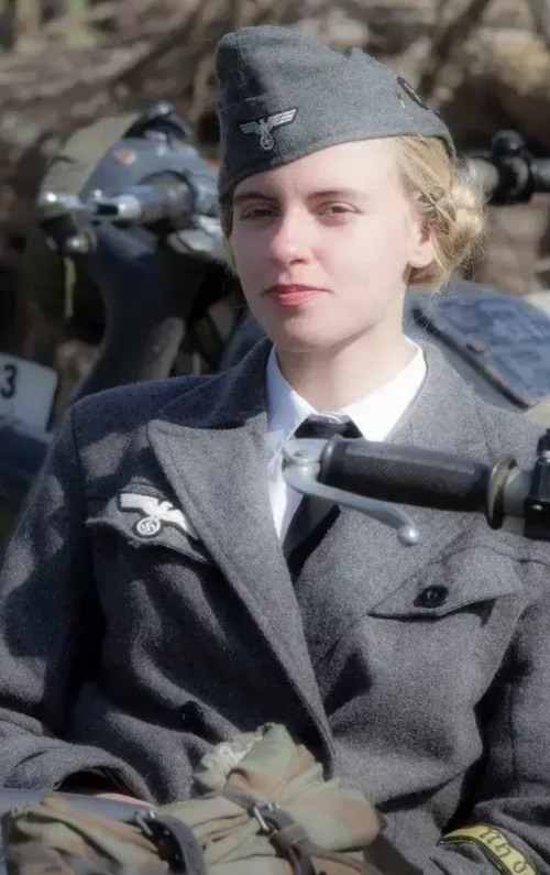 英美在乌克兰搞了个“唱双簧””之计，明面上美国和俄在谈，英国很生气，派维和部队过