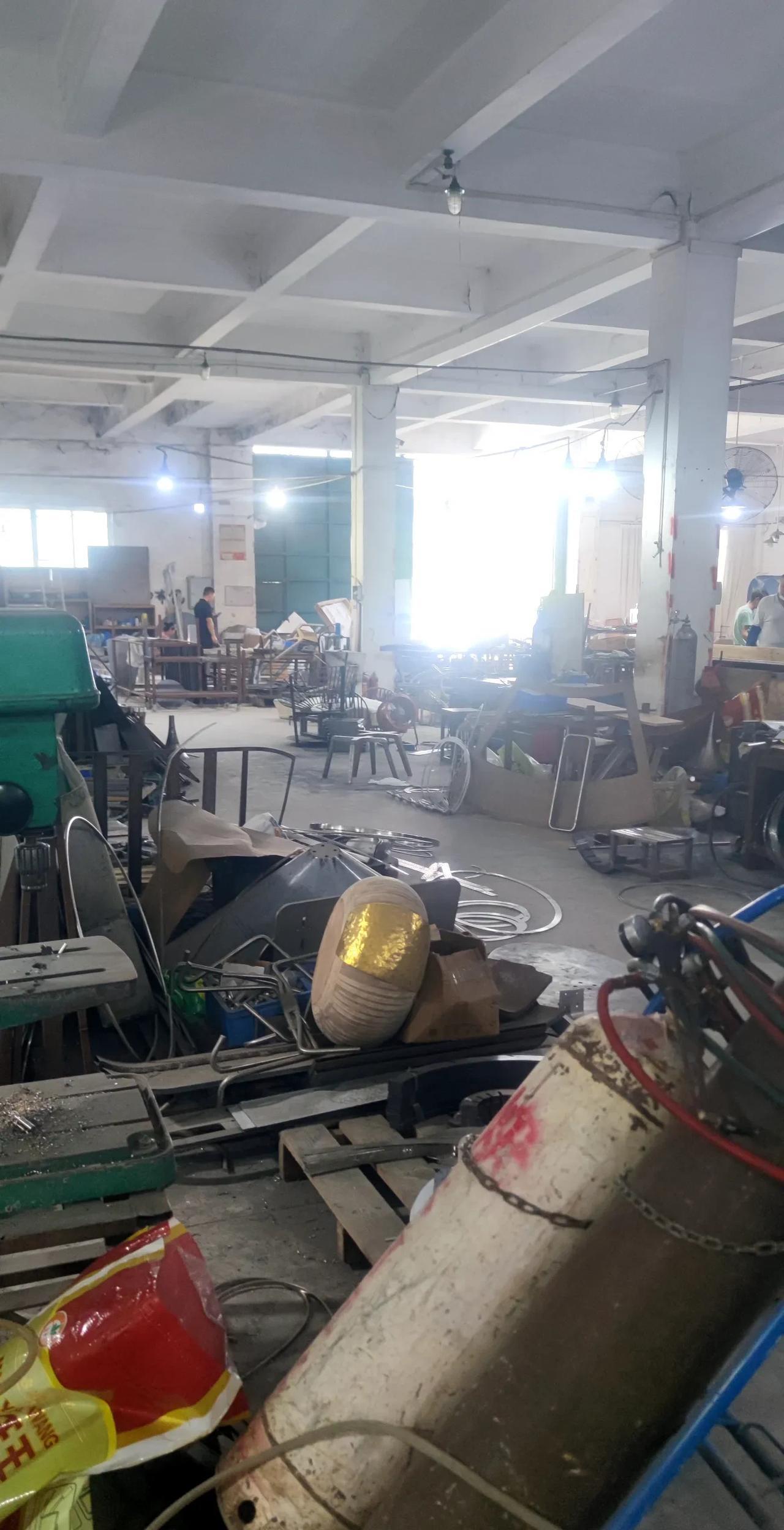 老板说焊工晚上加班都做不出来产量，所以要给车间的四个焊工晚上加班的话全部定产量，