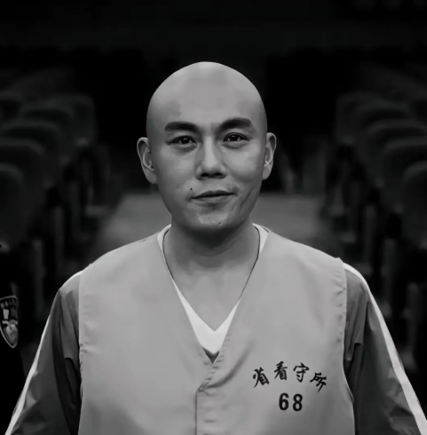 我怀疑过秦昊的疏离
也怀疑过聚少离多会淡了情分
实在没想到，他听着女儿被欺负时那
