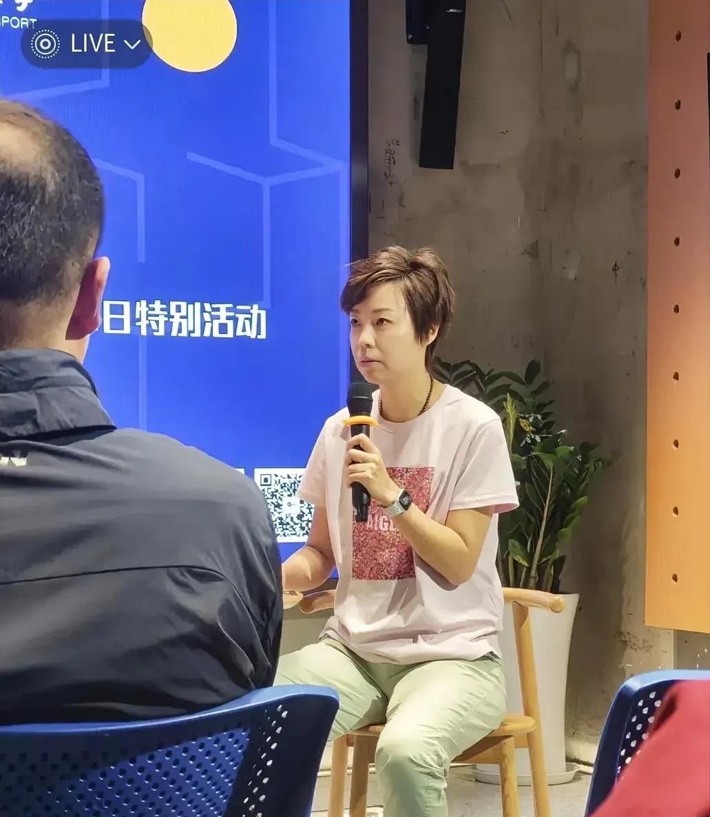 我也来盘点一下国乒女队世界冠军排名，看看有多少超级战士
1. 王楠24冠（已退役