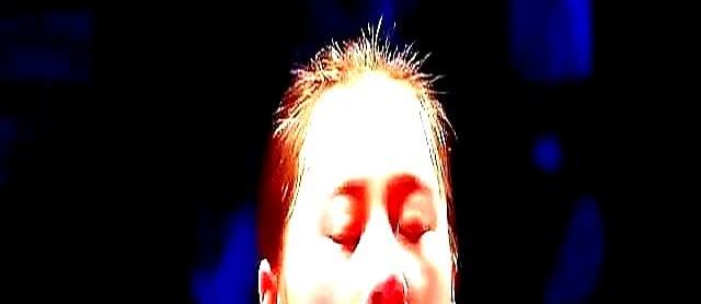 爆冷赢孙颖莎那天，陈熠世界第9，十场连败后掉到第88。

赢完她没笑，反而开