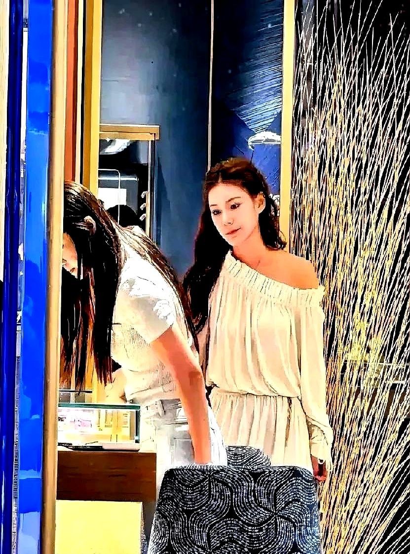 大S如果在，一定会很感慨吧！马筱梅带孩子真有一套！

你看她跟孩子相处那叫一