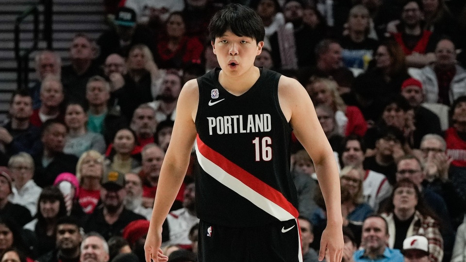 杨瀚森在迈阿密被偶遇，女朋友不在现场，球迷还透露了许多细节！