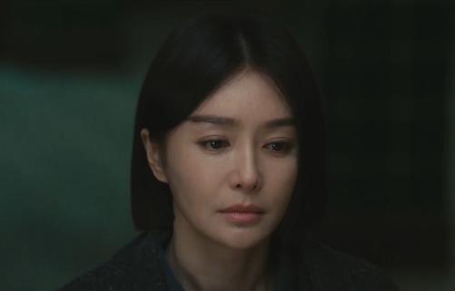 《黄雀》，大家都说秦岚没演技，可我听秦岚说话比看她表演还难受！
说起来秦岚也是老