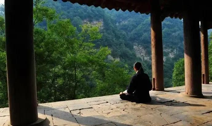 要想成为狠人，这四关必须要破 。
1，承认自己懦弱 。敢于直面自己的缺点 ，从心