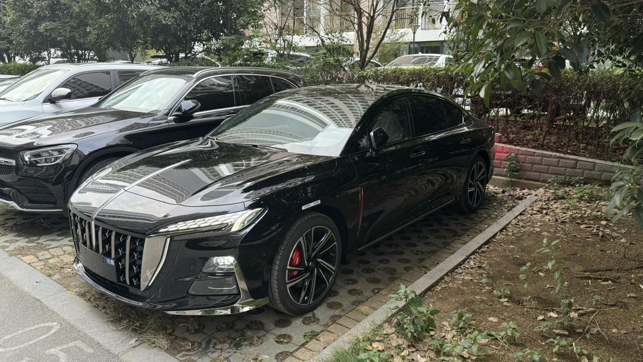 终于提了，自打h6上市以来一直在关注，喜欢了很久，外观动力内饰颜值我感觉在同级别