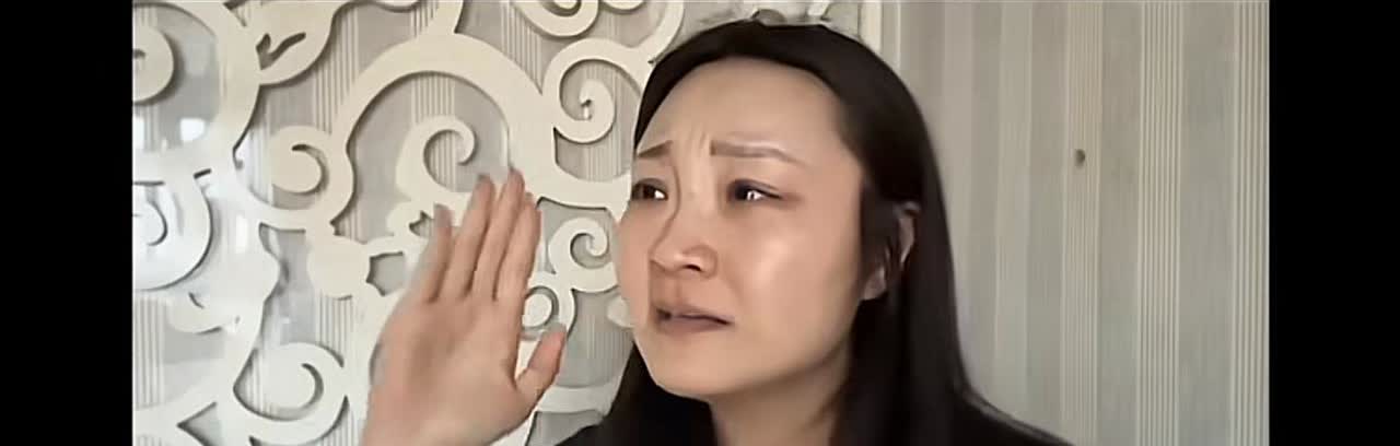 “裤头姐”的100万怕是要交给胖东来了！
不知大家是否还记得春节期间在网络上声