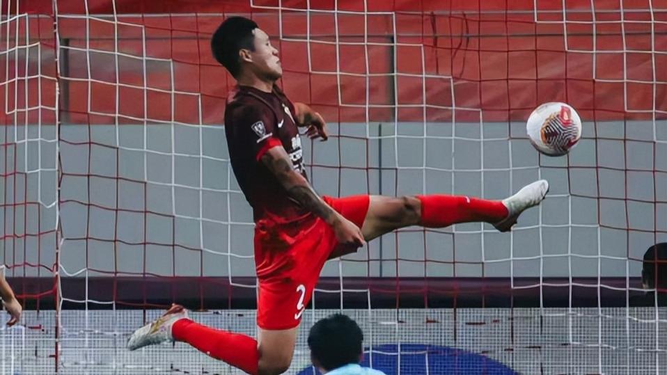 海港离队第一人浮现，19球12助攻堪称带刀后卫，转投新东家或爆发