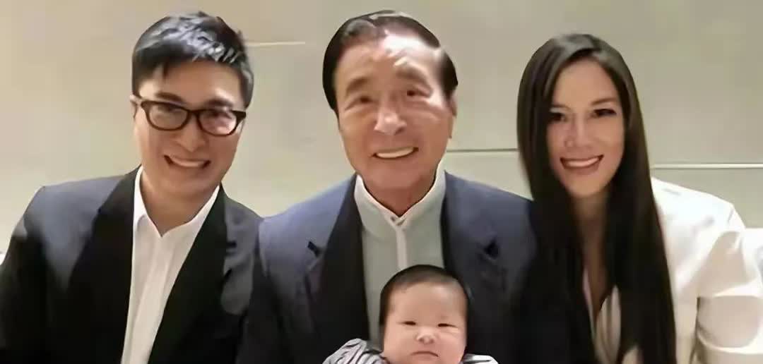 俗话说，分手见前任人品，生娃见婆家人品。

香港千亿媳妇徐子淇，生了两女两男