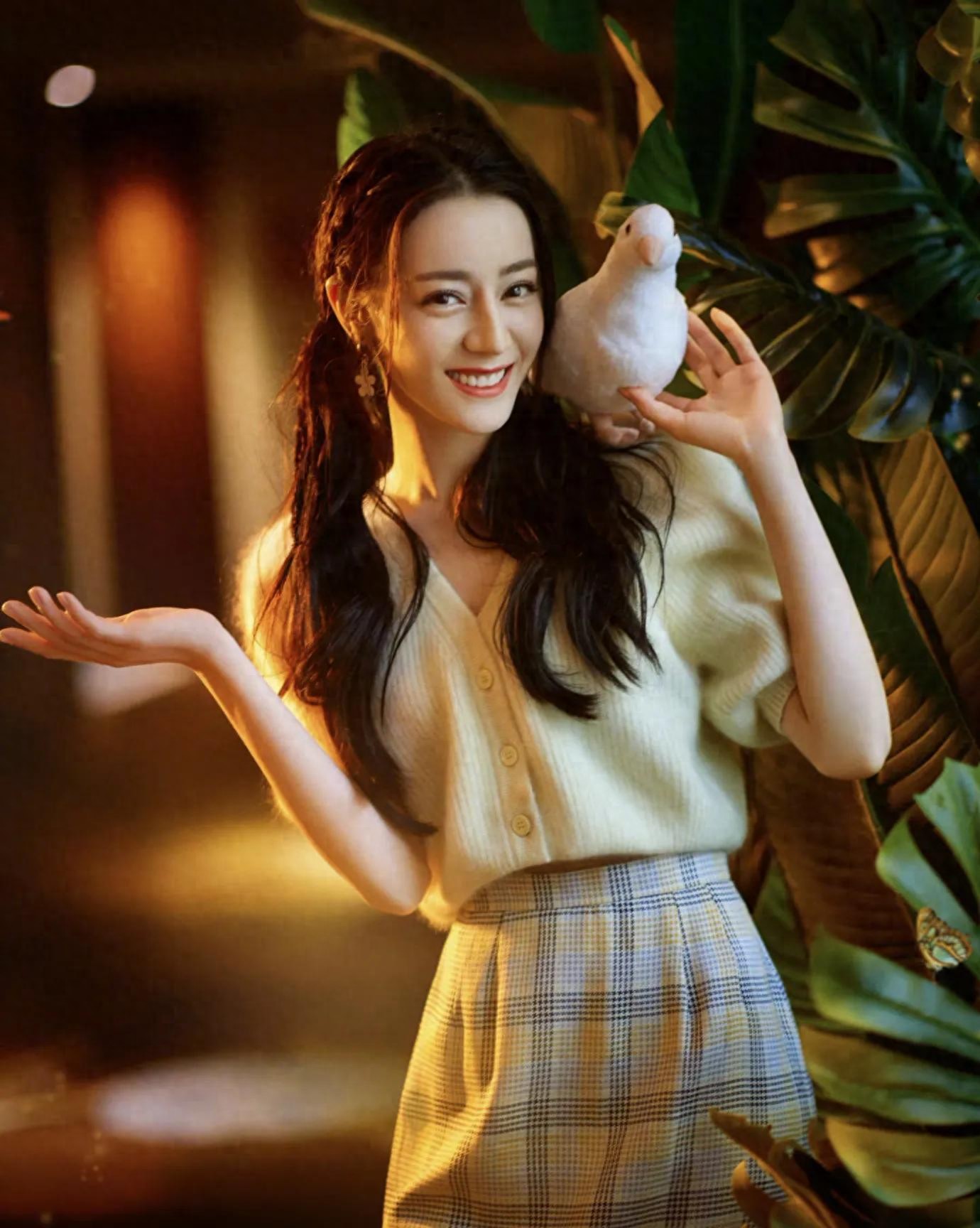 女星迪丽热巴写真合集：异域风情、秀丽可爱
