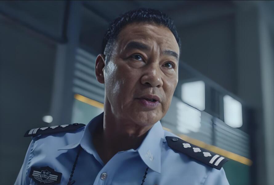 香港老戏骨演技真是吊打内地明星，看惯了任达华的杀手，老大，警察的角色，70岁的高