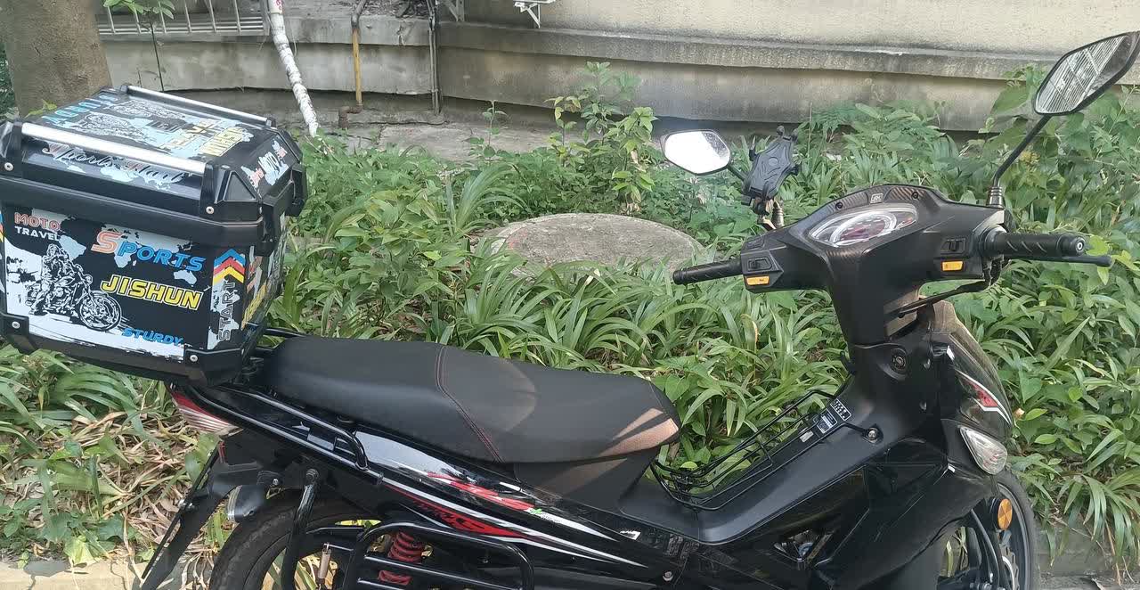 去年5月买的这辆大阳弯梁，DY125-66N，跑了三千多公里了，没出过任何毛病，