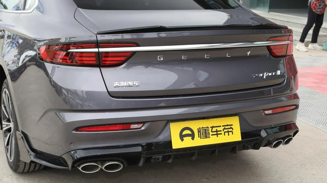 13万多的2.0T紧凑型轿车，尺寸不输B级车，试驾吉利星瑞