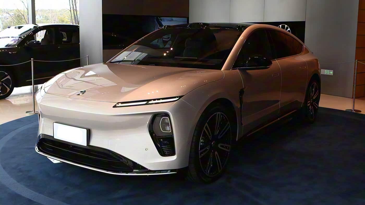 蔚来ET9百万纪念限量版上市后迅速售罄！配全域900V架构+智能底盘