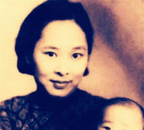 她是黄埔军校校花，南昌起义失败后流亡日本，被日本当局逮捕，而在查明她的身世后，却