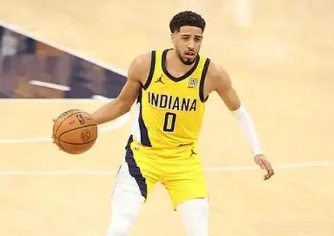 哈利伯顿全场15投7中，得到18分2篮板7助攻2抢断
6月14日消息，NBA总决