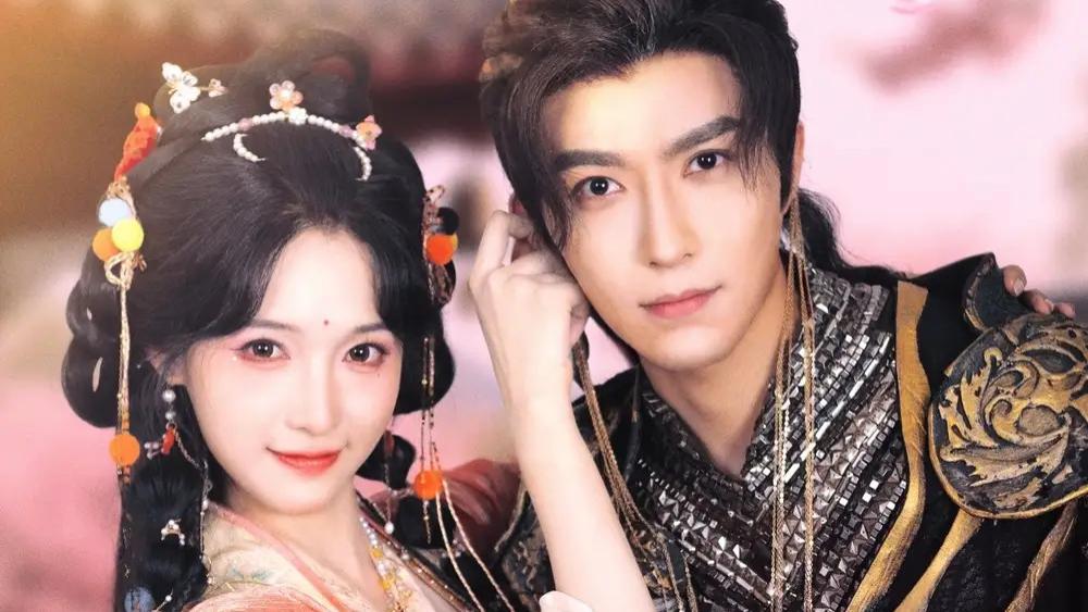 《心累，反派每天只想贴贴》当腹黑大佬遇上元气女主