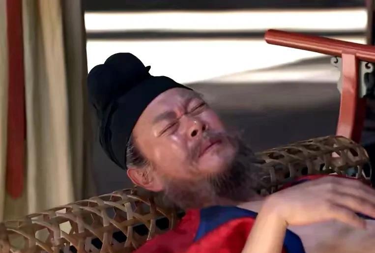 我问我老婆，何刺史明知“马归云”是假的，为什么不揭穿他？
我老婆像看傻子一样，