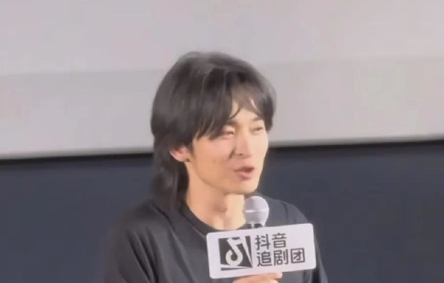 对不起，我真的无法同情董子健，

原因很简单，

不是因为董子健不够帅，