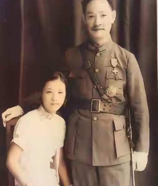 1938年，17岁的郭翼青与54岁的程潜结为夫妇。这段相差37岁的婚姻持续了32
