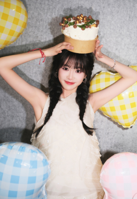 杨肸子的生日美照