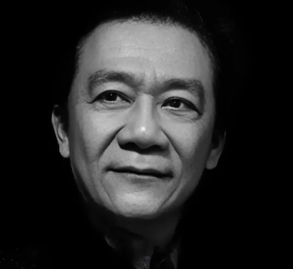 侯耀文忌辰，郭德纲发文悼念！
今日，是侯耀文先生仙游18载的忌日，工作原因人在