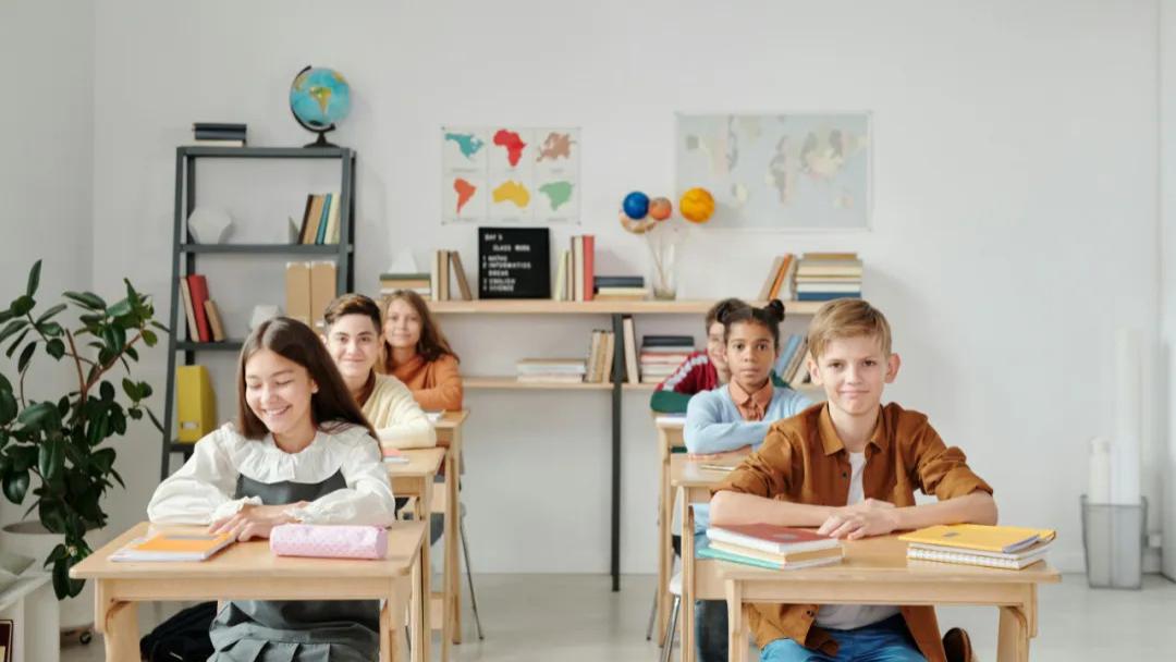 对手在打造“护城河”，高途还在修补“流量堤坝”