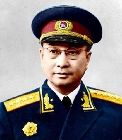 1952年，陈赓听说有个军工人才，因贪污几亿元被判死刑，就去找毛主席求情：“此人