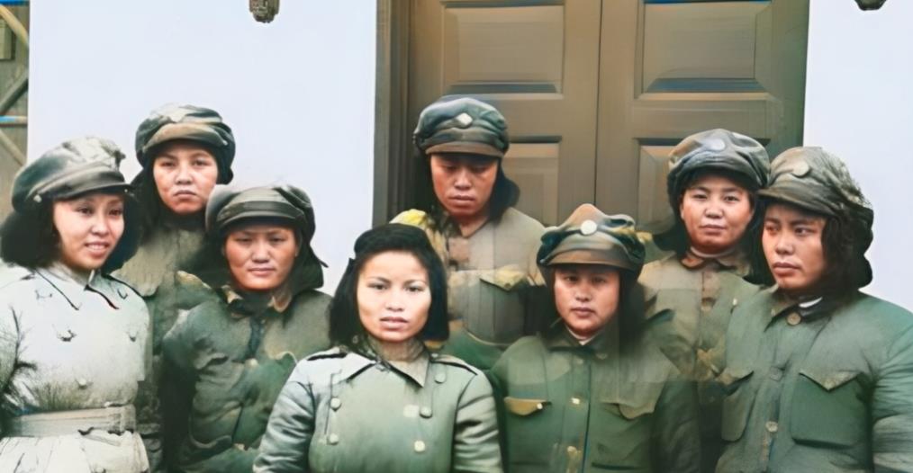 1944年，戴笠手下的一名女特务执行任务回来后，肚子凸起来明显，戴笠看到后，将其