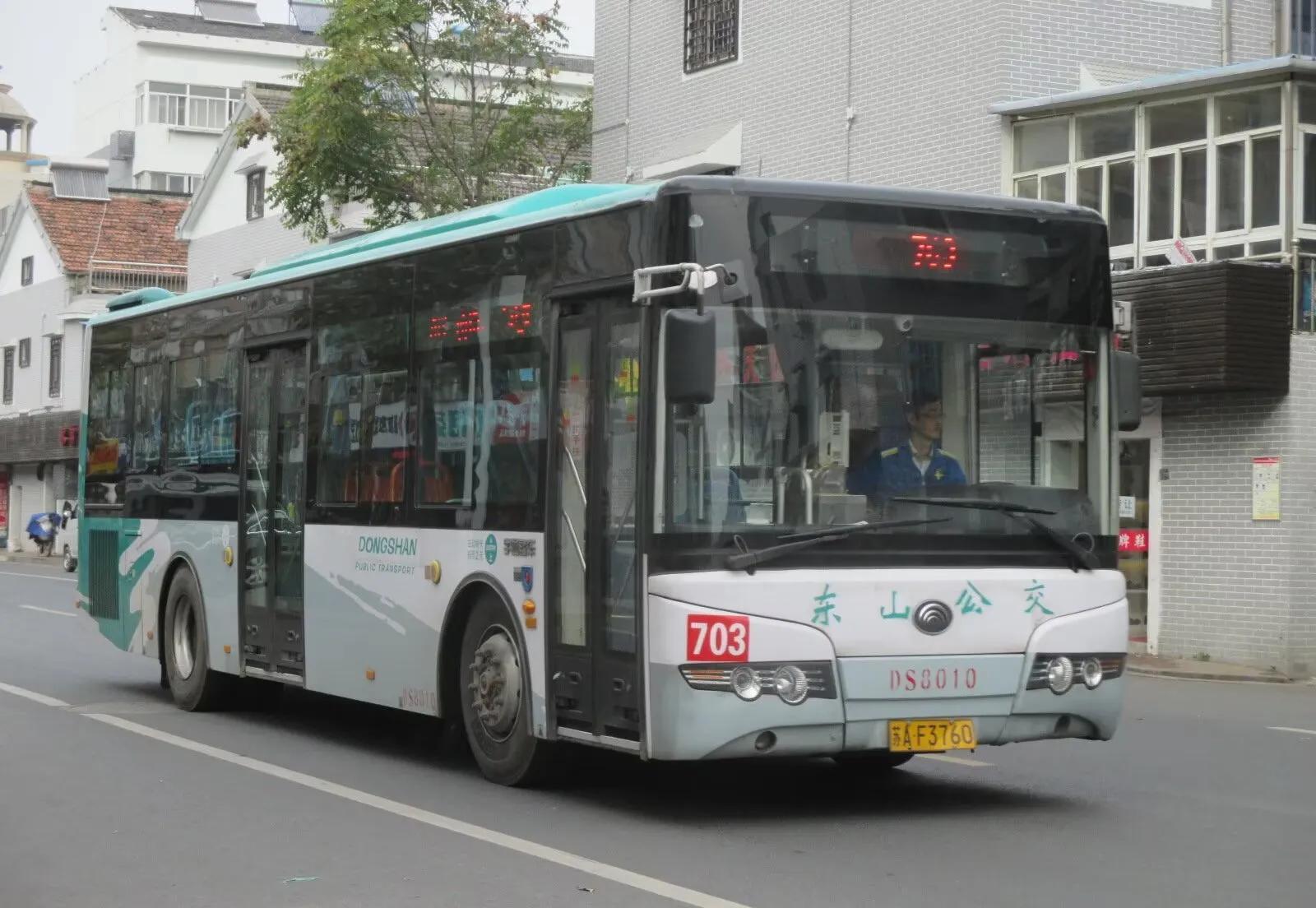 2012年后，江宁公交独立运营。  这标志着江宁地区的公共交通进入了一个新的阶段
