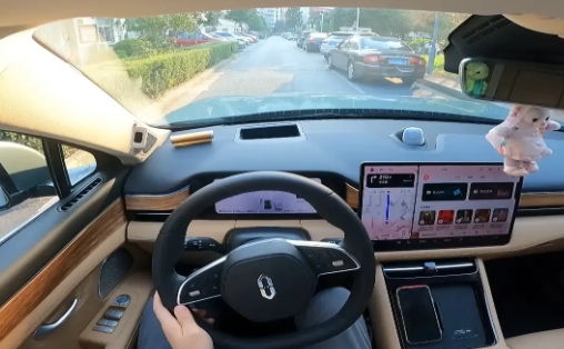 当余承东宣布华为智驾“全域融合架构”的时候，瞬间看懂了为什么解放军数据链传输速度