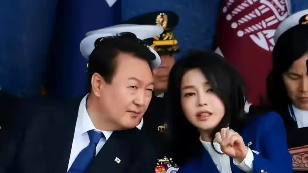 李在明痛打“落水狗”，想要彻底清算“死敌”！
 
最近韩国又再度上演了青瓦台